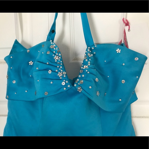 Prom dress - Picture 3 of 8